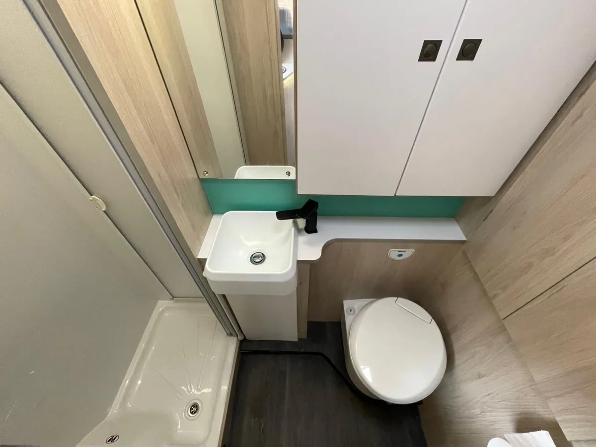 2023 Auto-Trail F-Line F60 4-Berth Automatic - Image 3