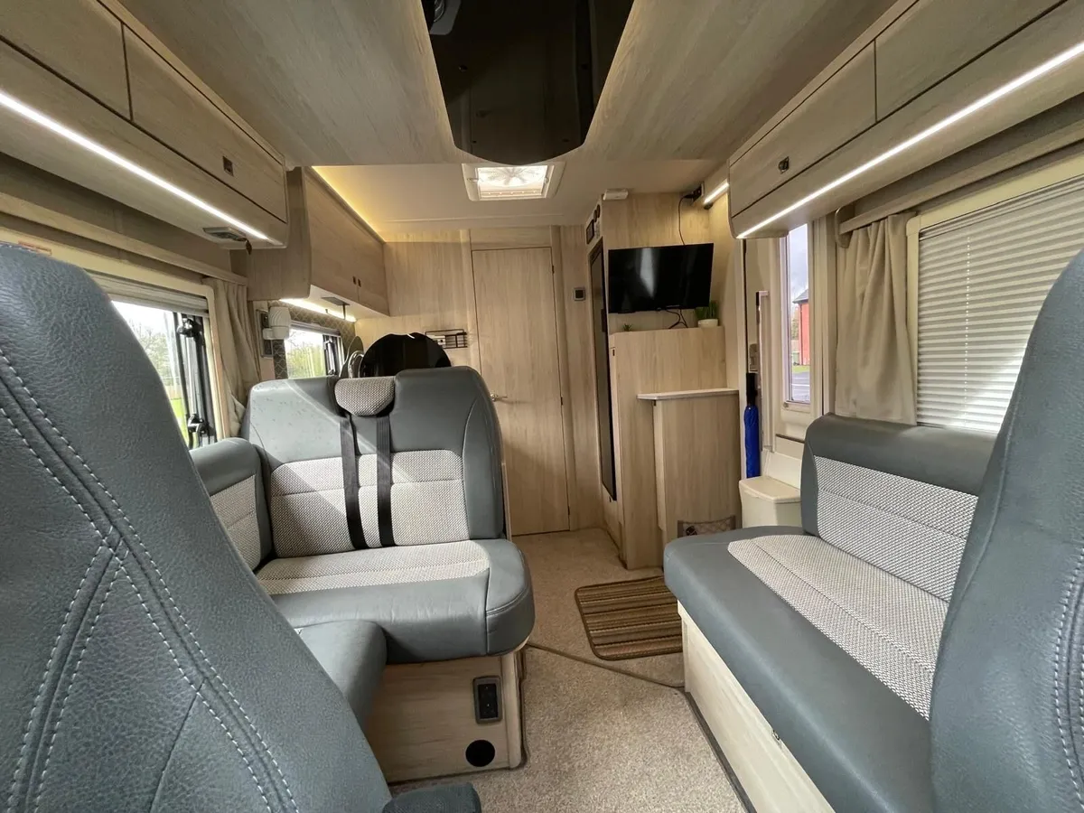 2023 Auto-Trail F-Line F60 4-Berth Automatic - Image 2