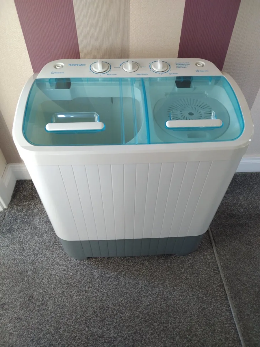 Twin Tub Washing Machine €200 - Image 1