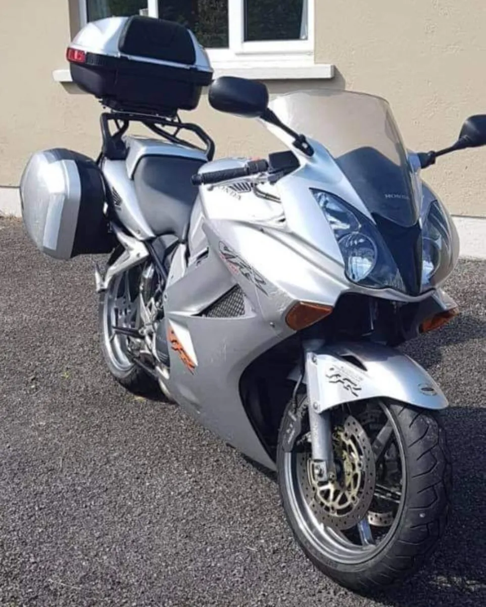 2003 vfr800 - Image 4