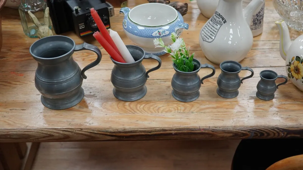 Vintage Set of 5 Pewter Mugs - Image 1