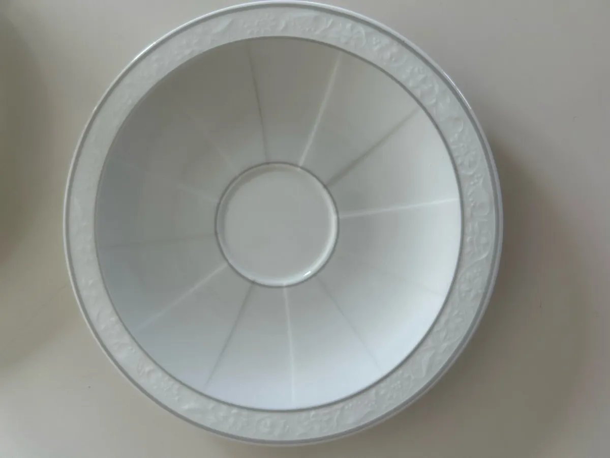 Villeroy & Boch cups and saucers - Image 2
