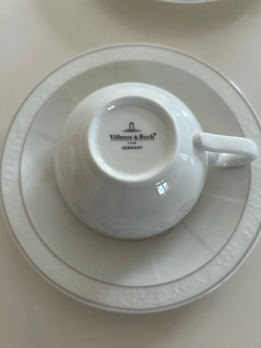 Villeroy & Boch cups and saucers - Image 3