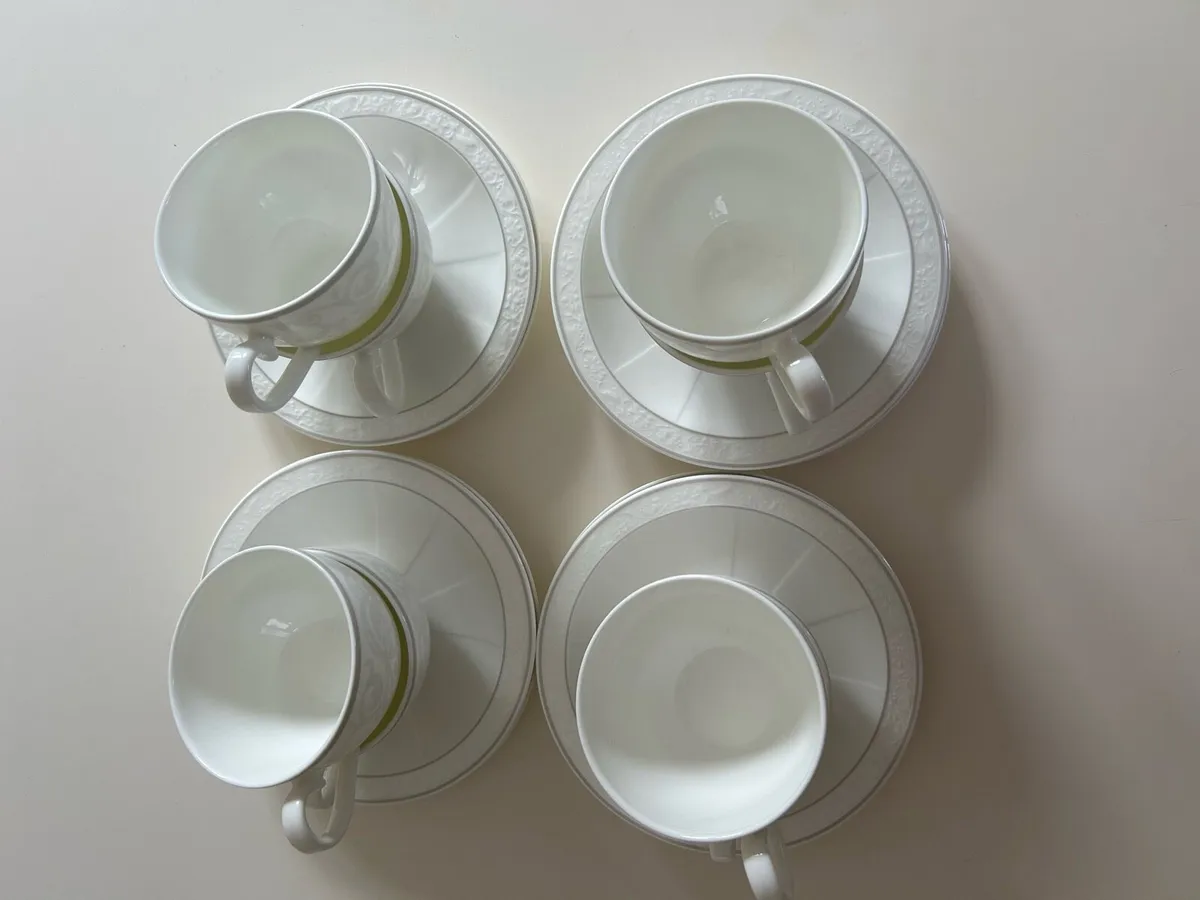 Villeroy & Boch cups and saucers - Image 4