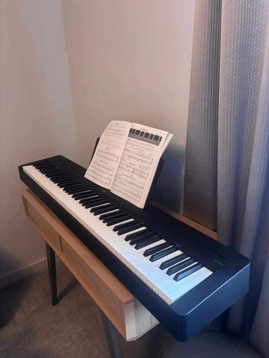 Piano keynoards Yamaha P-145 - Image 1