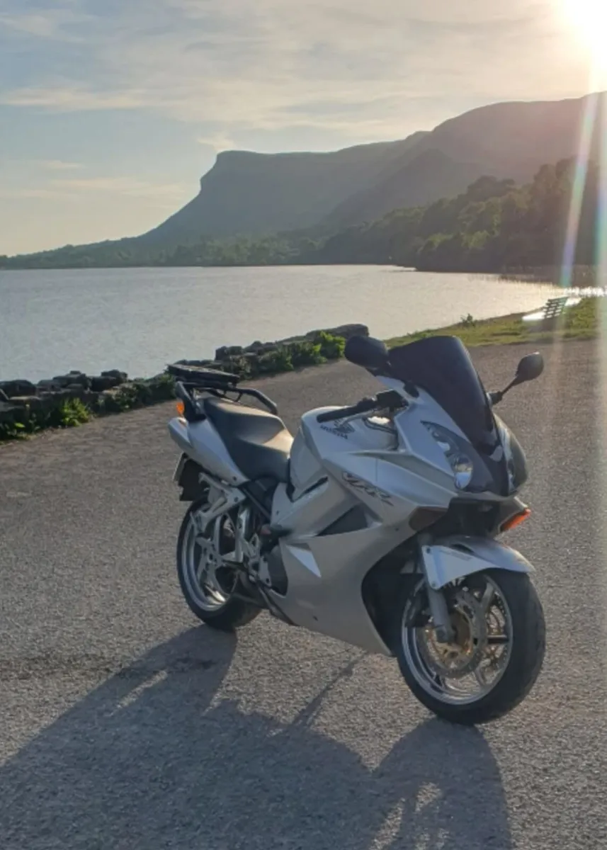 2003 vfr800 - Image 3