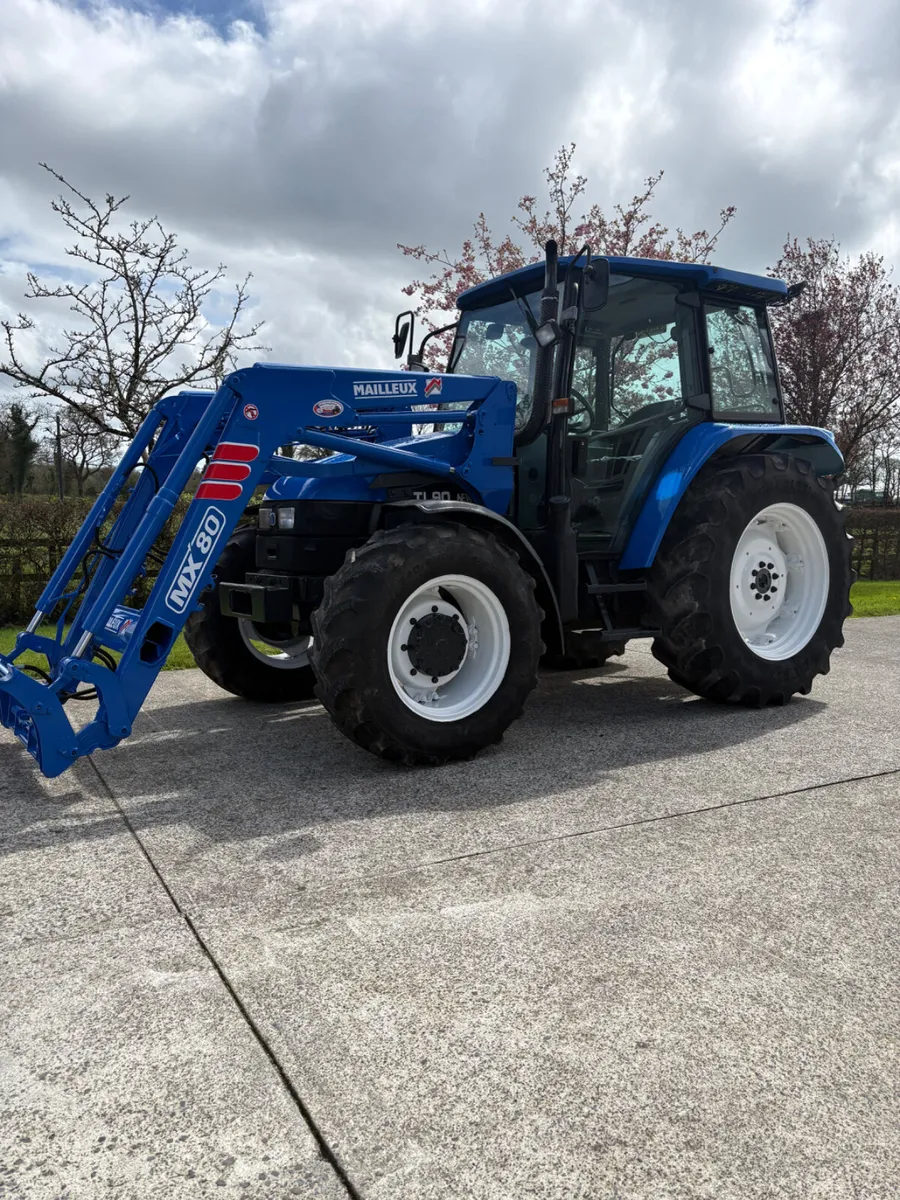 New Holland TL90 Tractor - Image 2