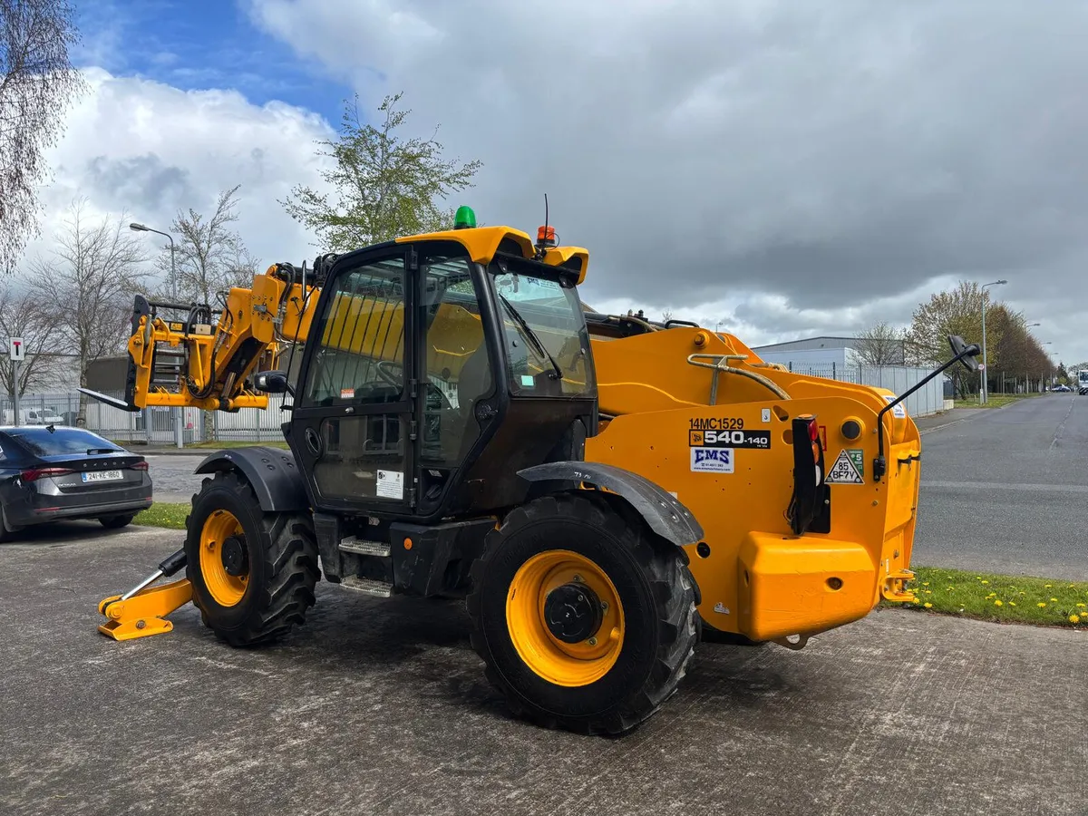 2022 JCB 540-140 HiViz Telehandler - Image 4