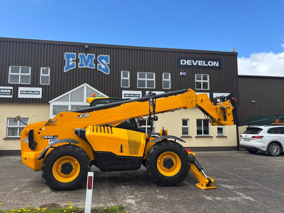 2022 JCB 540-140 HiViz Telehandler - Image 1