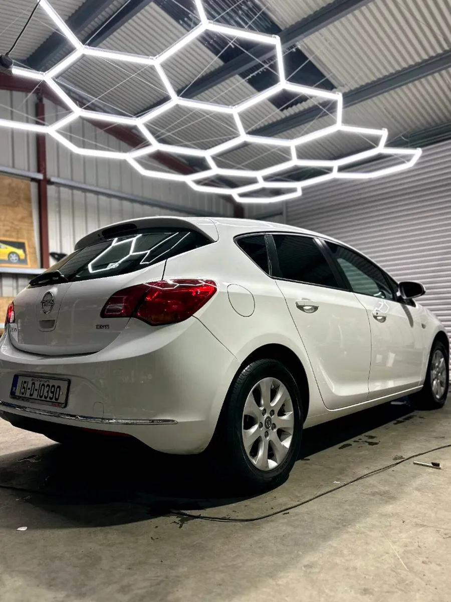 2015 Opel Astra Van - Image 1