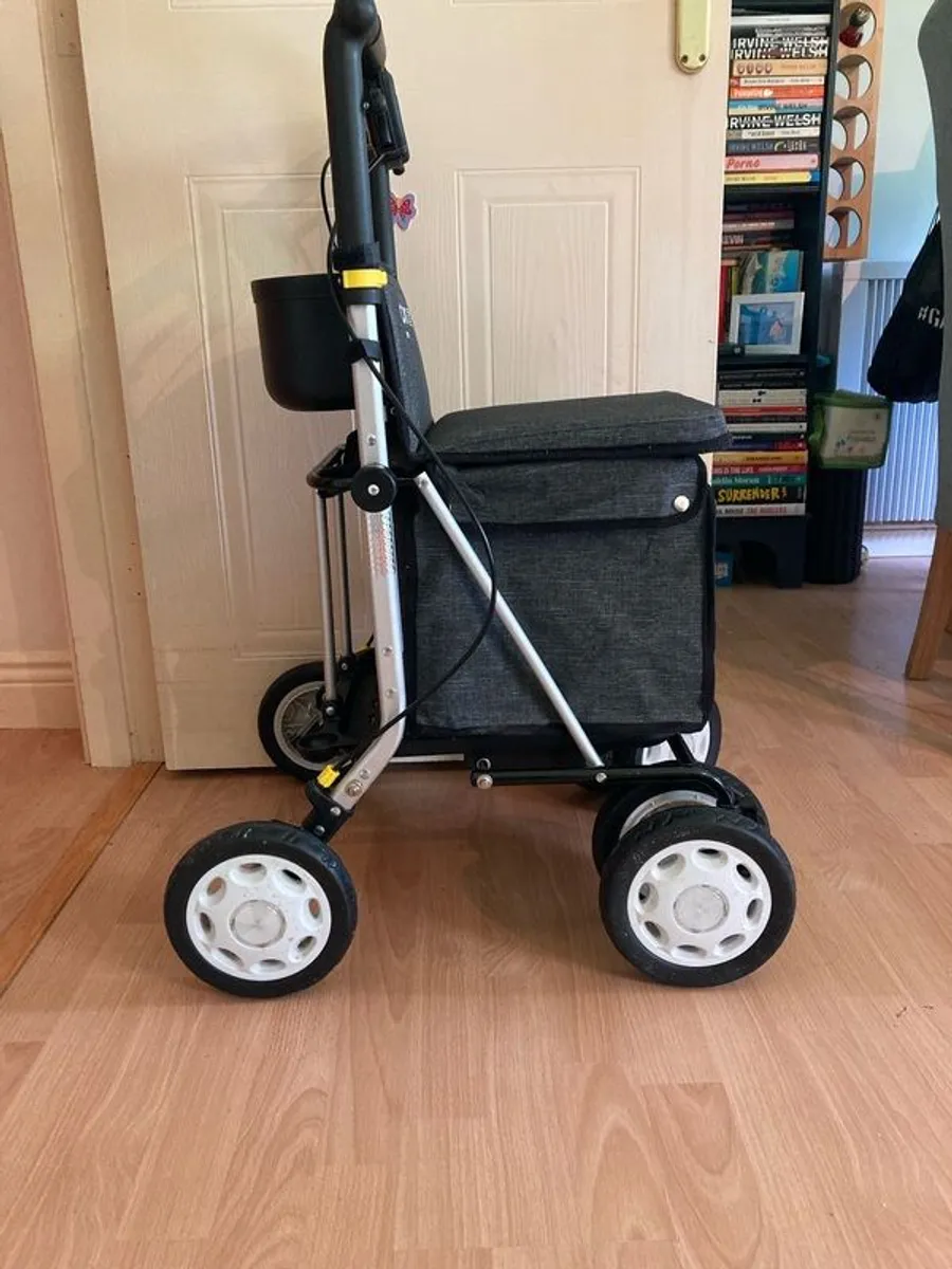 Carlett Shopping Trolley/ Rollator - Image 3