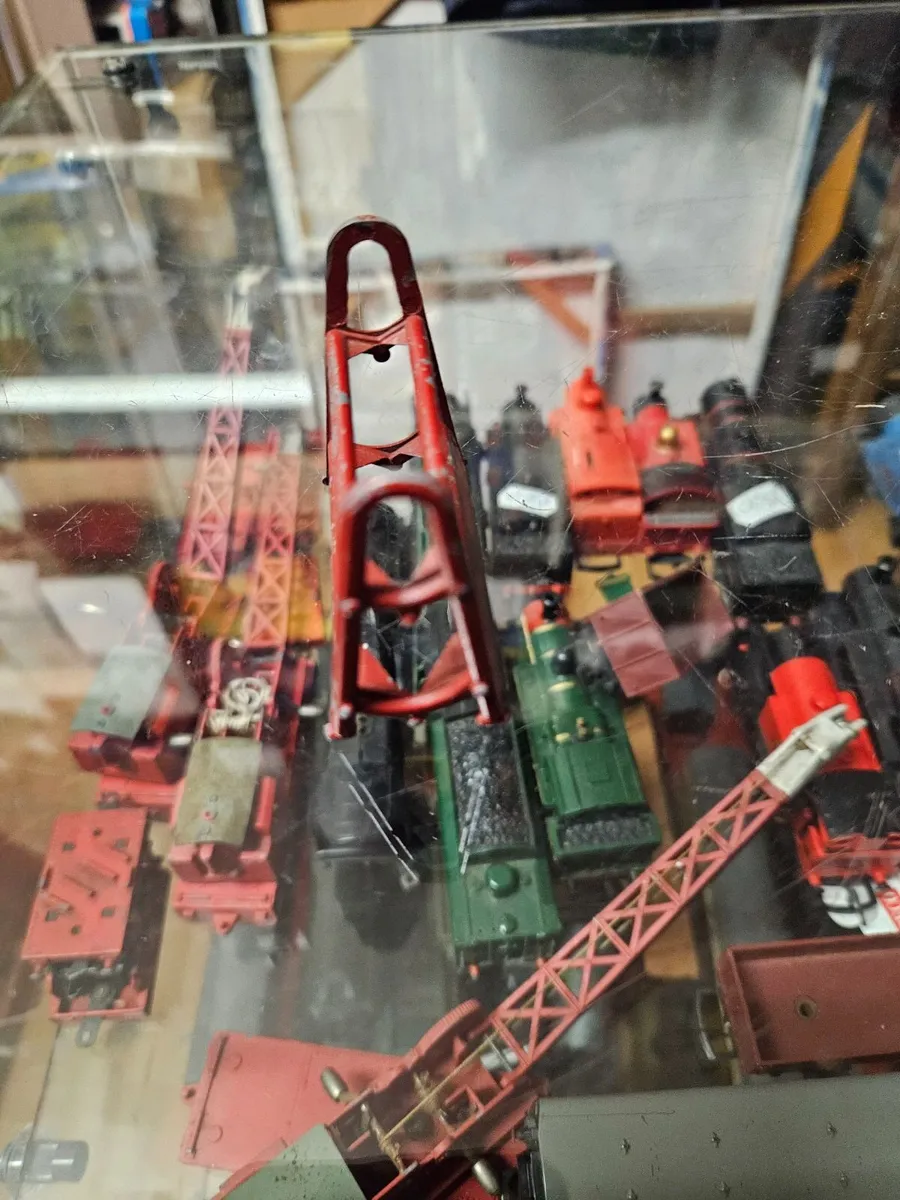 Dinky 1960's Garage Tyre Rack - Image 2