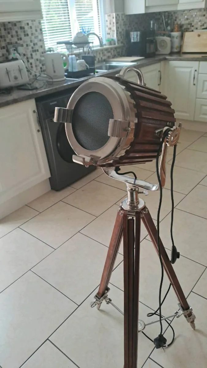 Floor lamp - Image 1