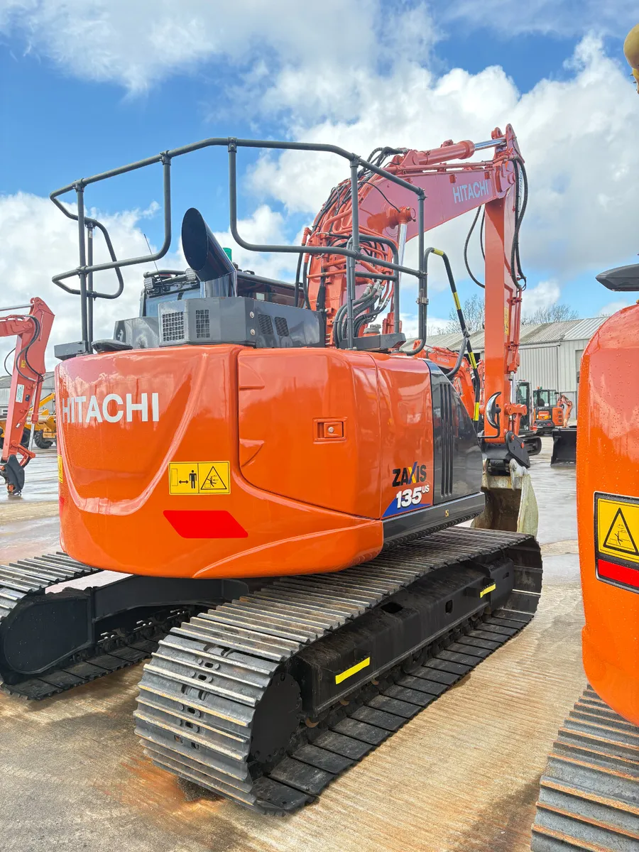 HITACHI ZX135-6 - Image 3