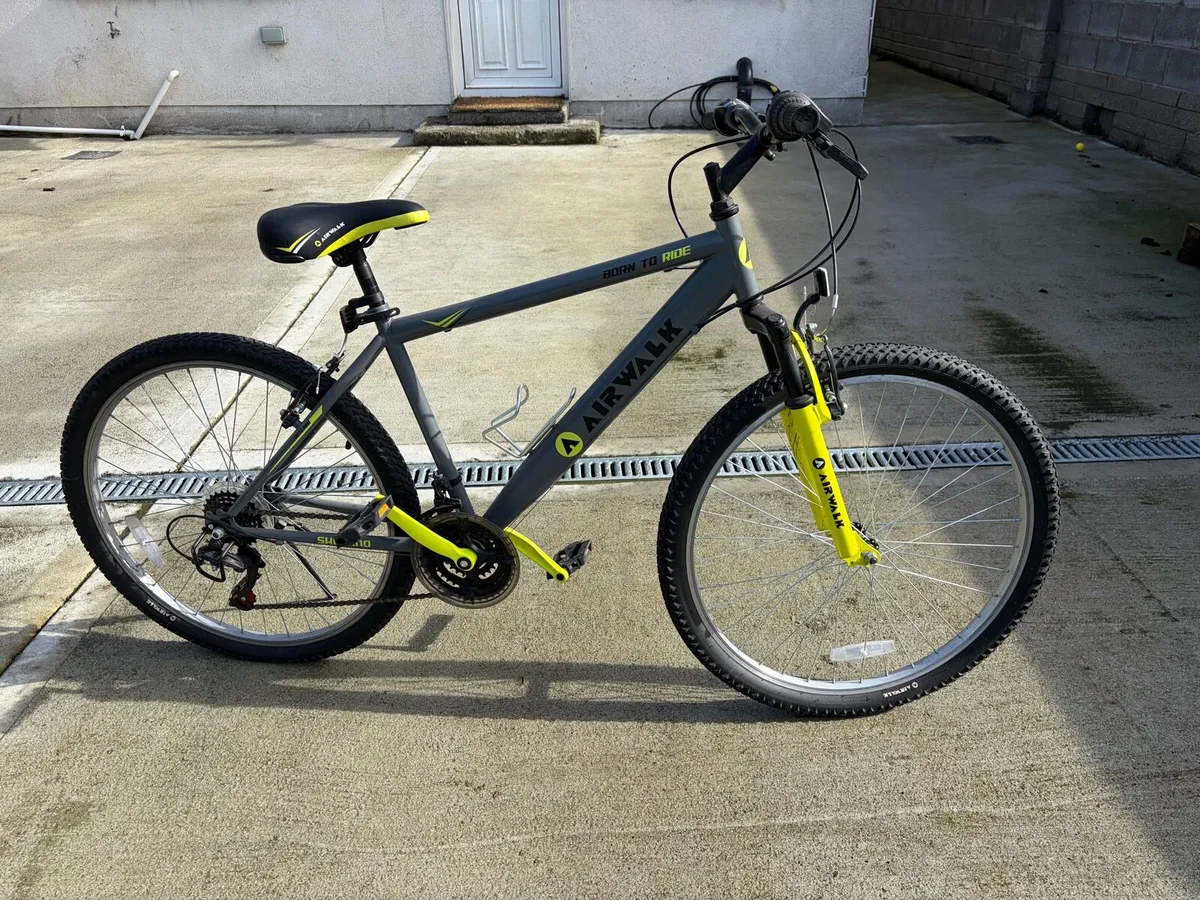 Airwalk bicycle (hardly used) - Image 1