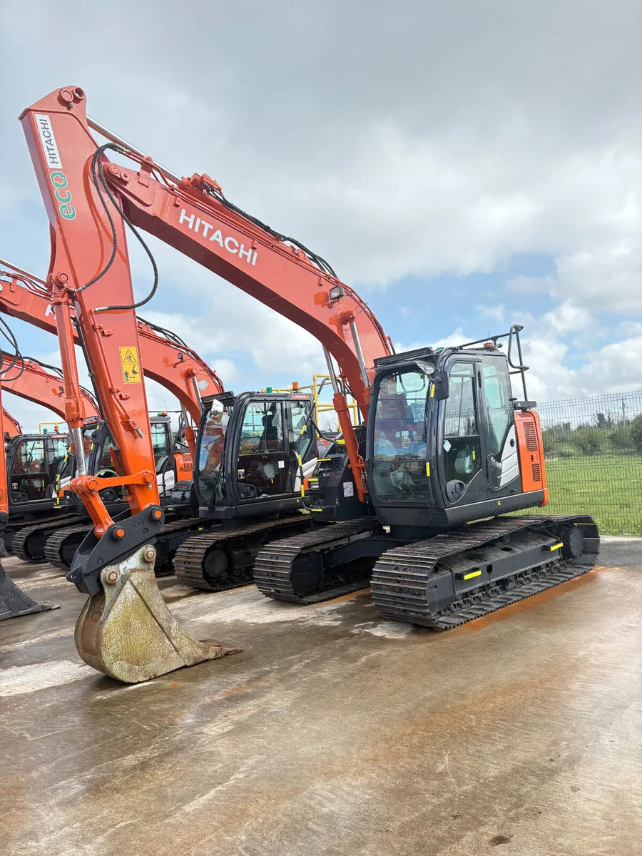 HITACHI ZX135-6 - Image 1
