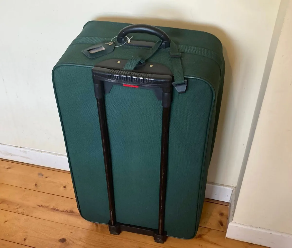 Large Luigi Rossi Green Rolling Suitcase - Image 4
