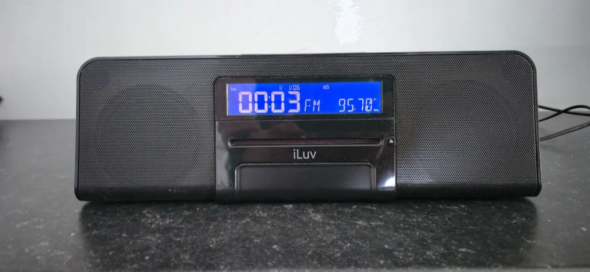 CD PLAYER RADIO USB  AUX  I-POD ALARM CLOCK i-Luv - Image 3