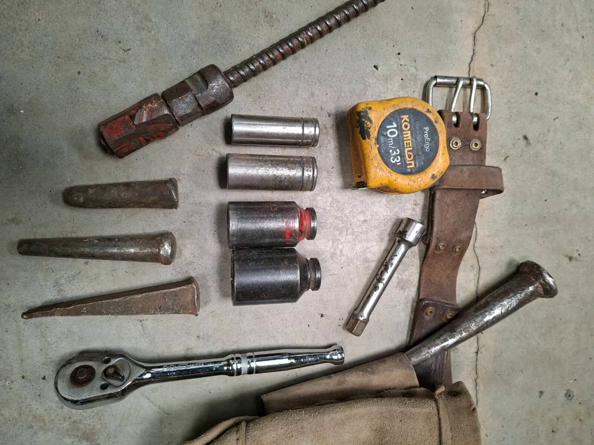 STEEL ERECTOR BELT & TOOLS - Image 2