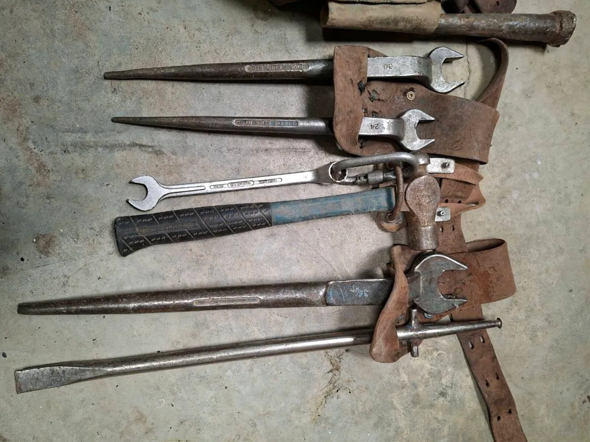 STEEL ERECTOR BELT & TOOLS - Image 3