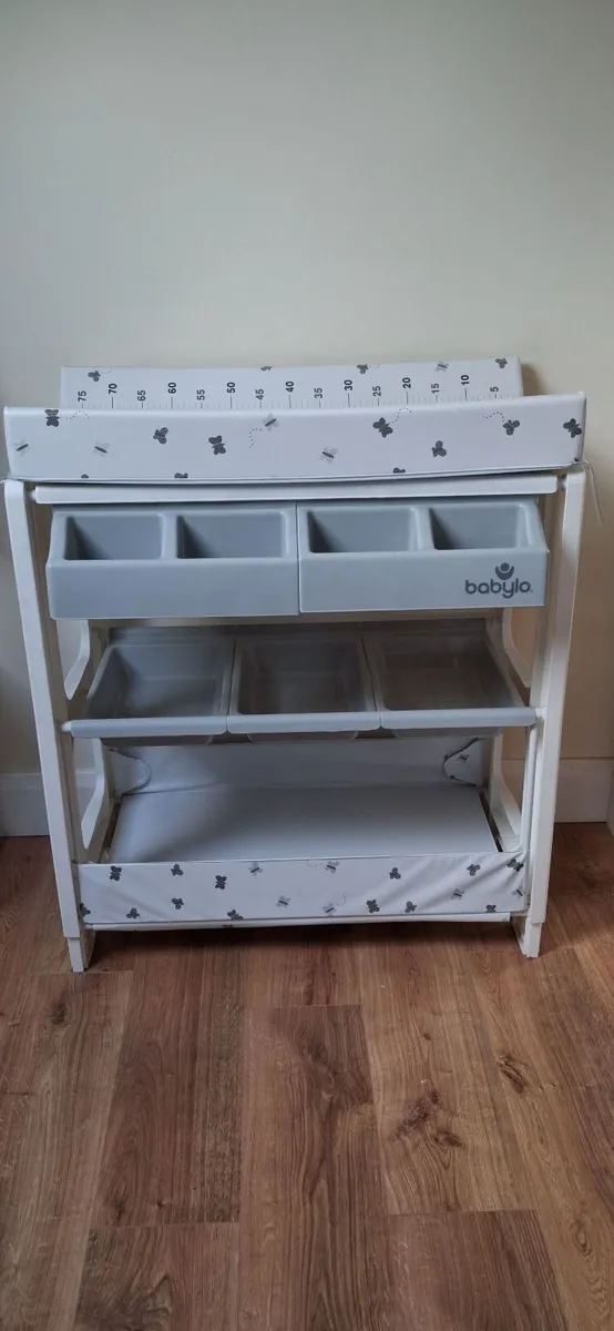 Baby changing table - Image 3