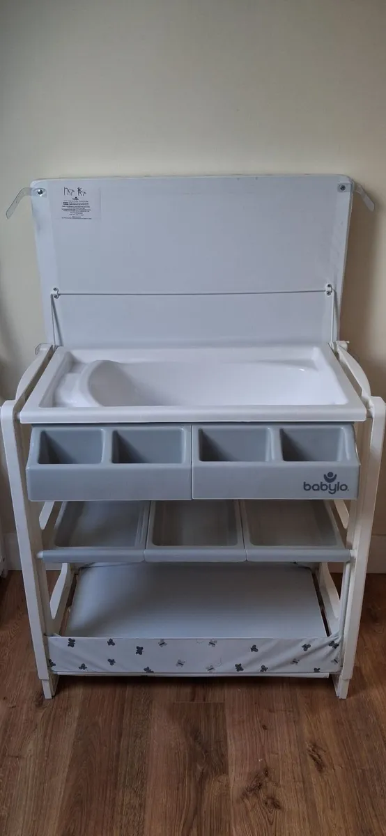 Baby changing table - Image 4