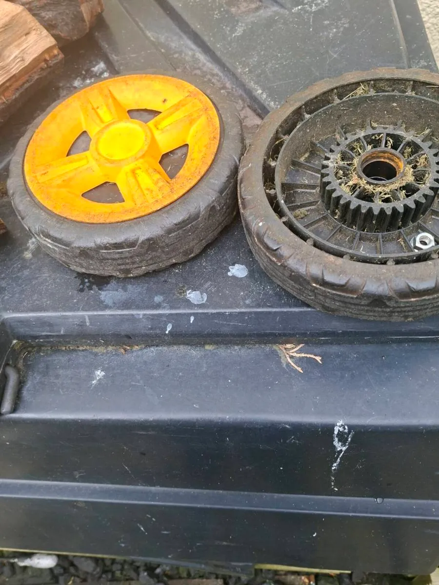 husqvarna  lawnmower  parts - Image 2