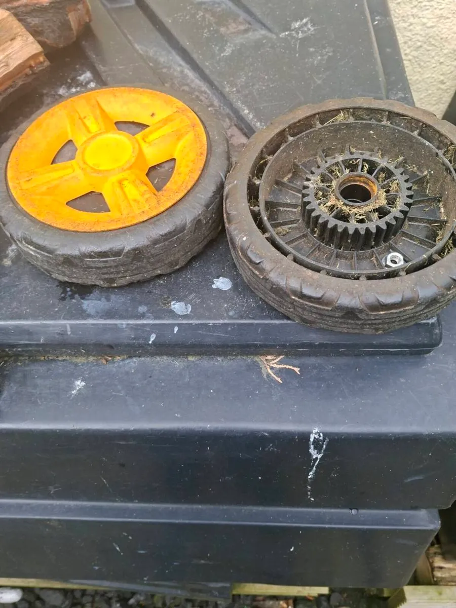 husqvarna  lawnmower  parts - Image 3