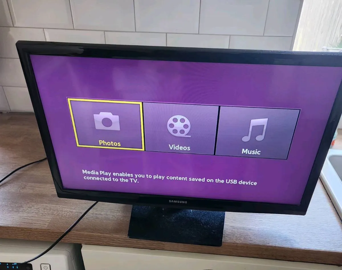 24" Samsung TV - Image 4