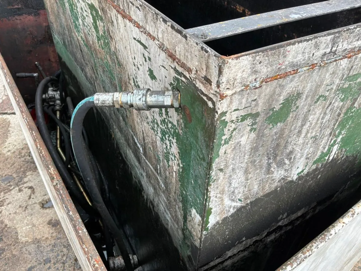 STEEL CONTAINMENT / COLLECTION TANKS. - Image 4