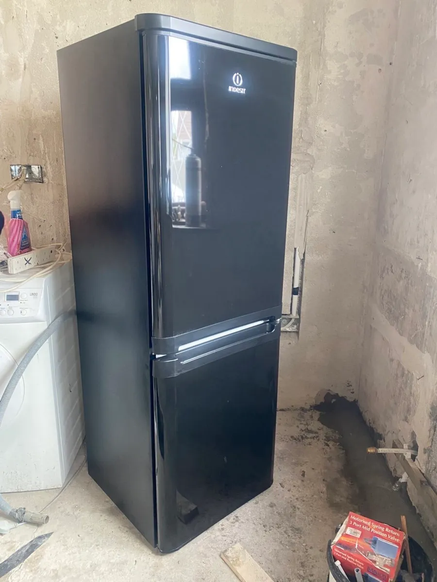 Fridge freezer - Image 1