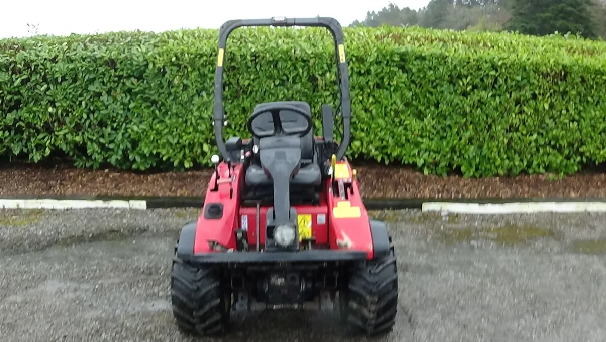 Shibaura CM374 Ride-on Mower - Image 3