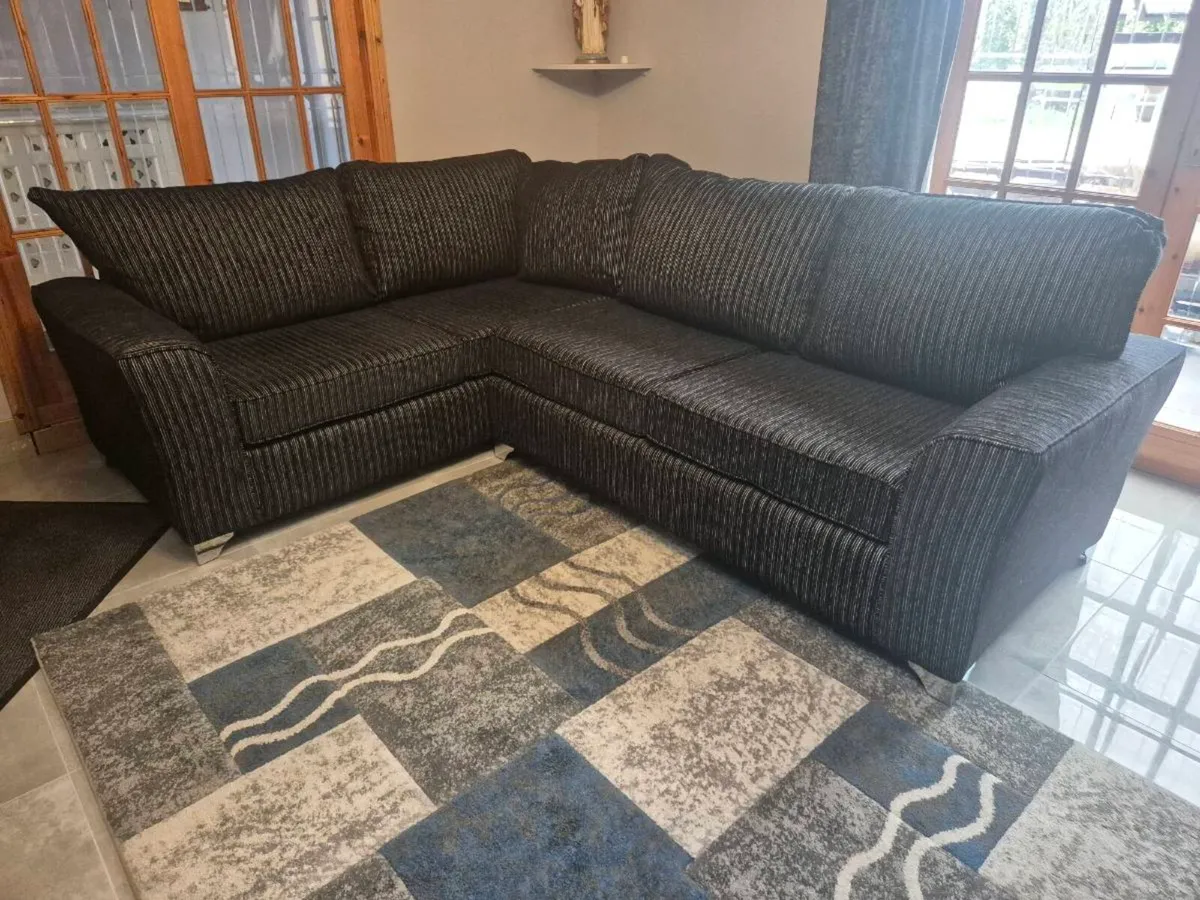 Corner suite of furniture - Image 1