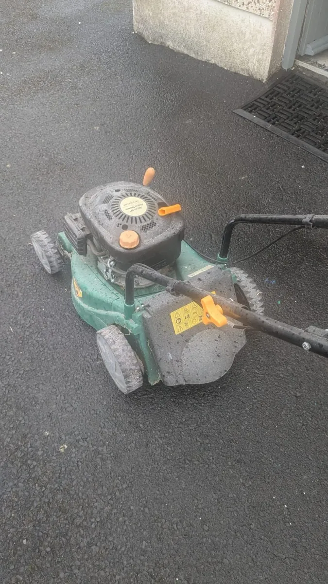 Petrol lawnmower - Image 4