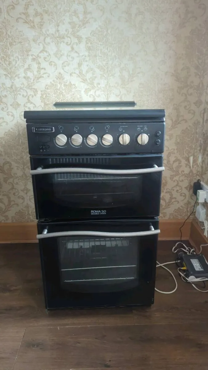 Gas cooker - Image 1