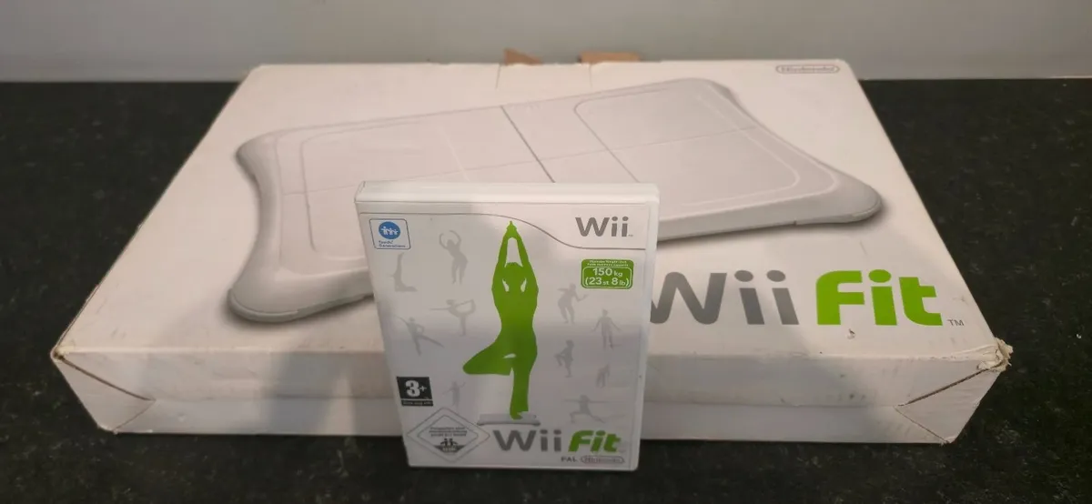 Wii  BOARD SPORT GAME  & GAME CD Wii FIT - Image 1