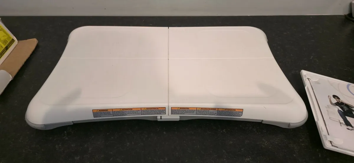 Wii  BOARD SPORT GAME  & GAME CD Wii FIT - Image 3