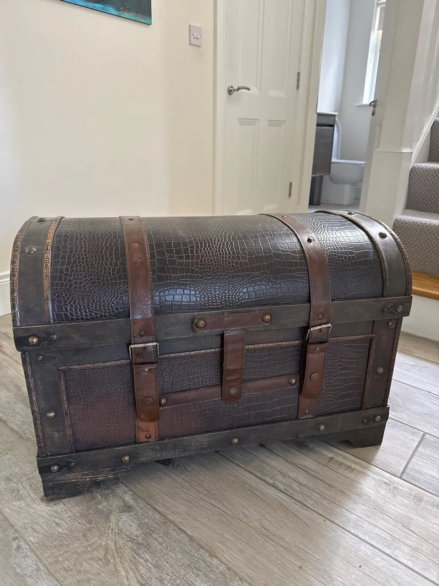 Vintage chests X 2 - FREE