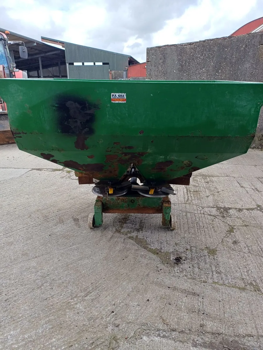 Fertiliser spreader - Image 3