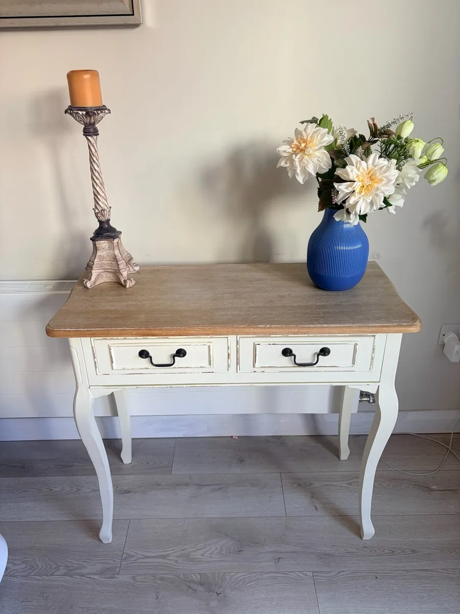 Console table - Image 1