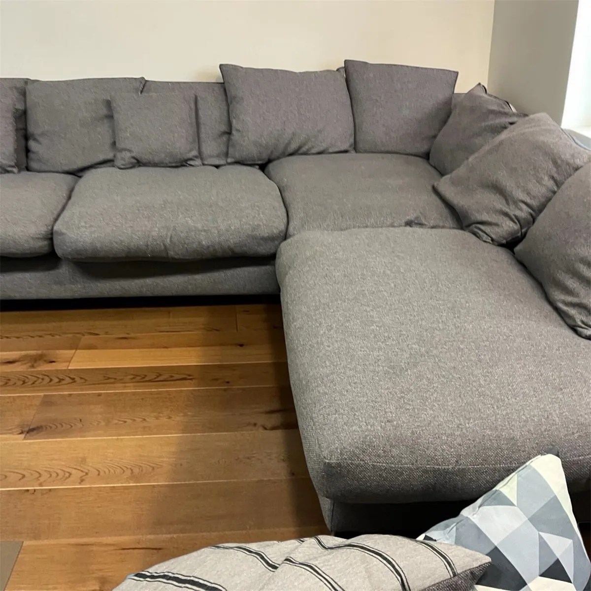 Large grey corner sofa couch - Image 1