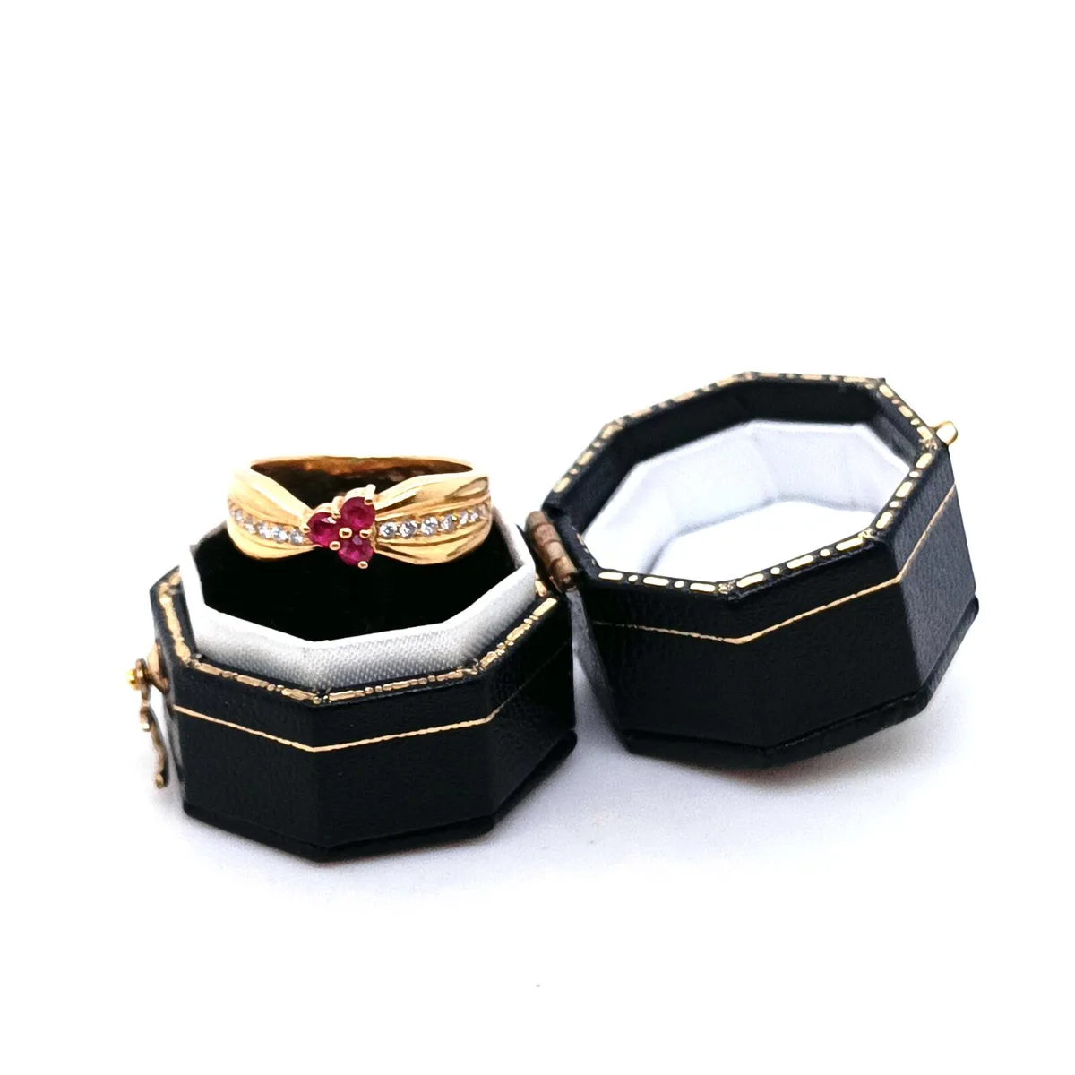 Ruby & Diamond Ring 18k Yellow Gold - Image 3