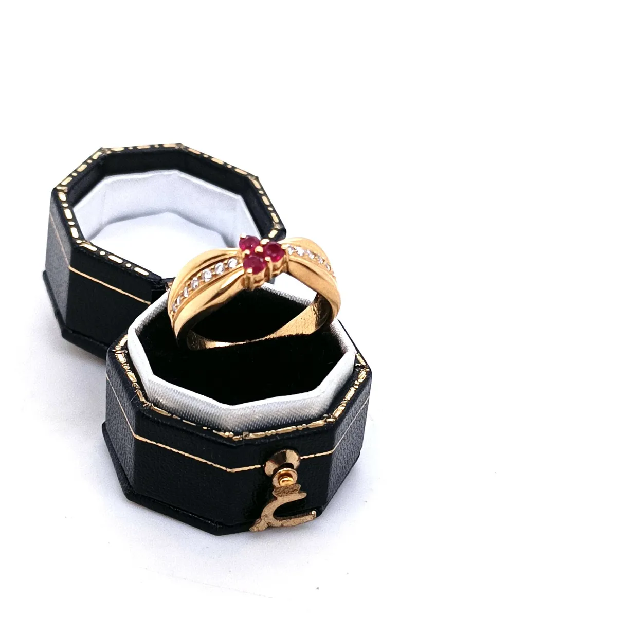 Ruby & Diamond Ring 18k Yellow Gold - Image 1