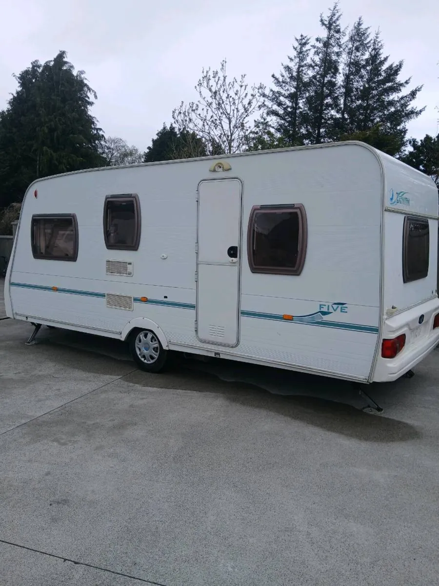 5 berth lunar zenith - Image 3