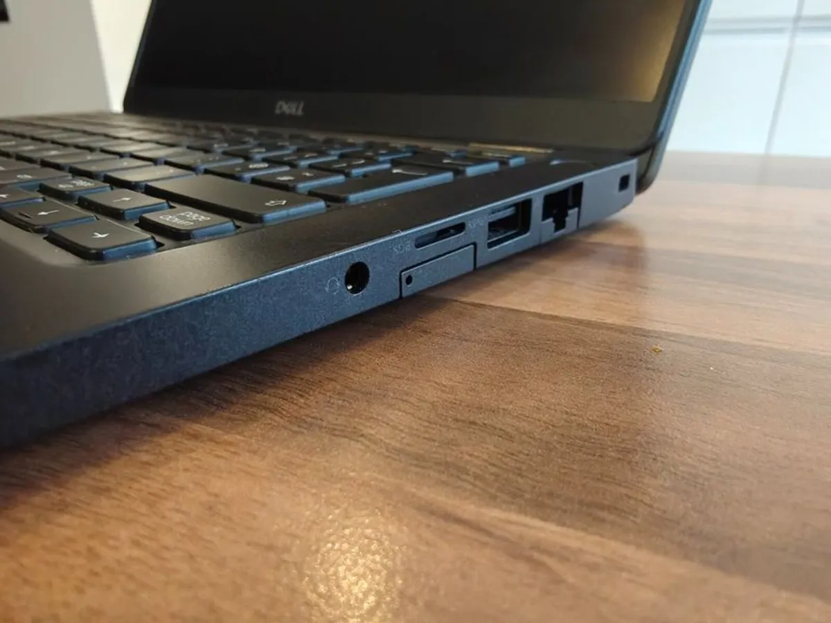 Dell Latitude 5300 | i7 | 16GB | 512GB | Touch - Image 4