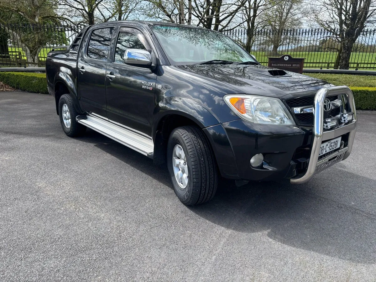Toyota HiLux - Image 2