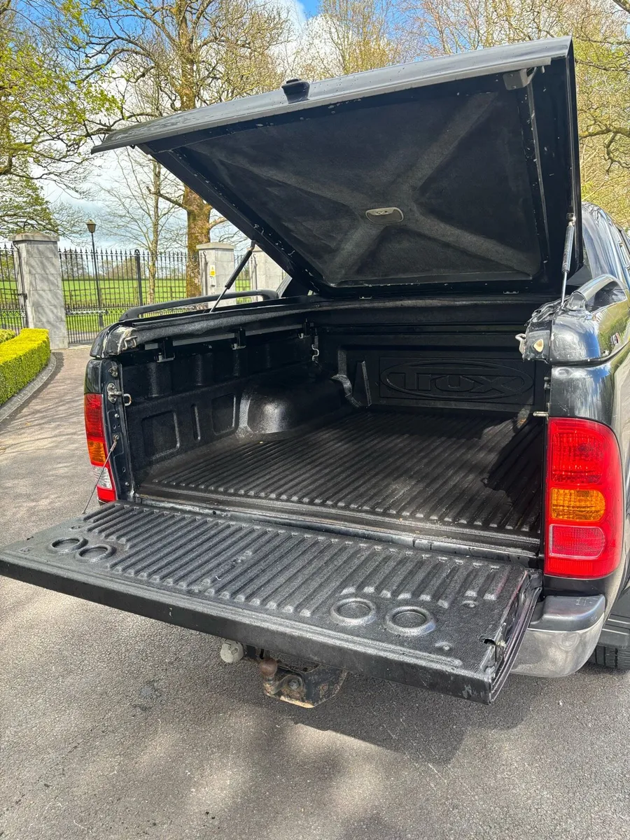 Toyota HiLux - Image 4