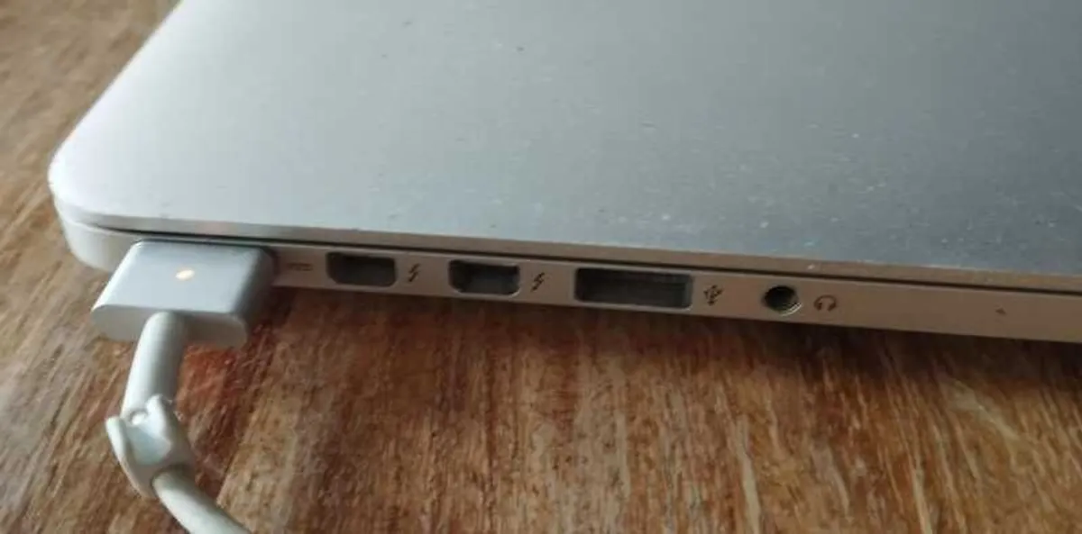 MacBook Pro 15 - parts - Image 2