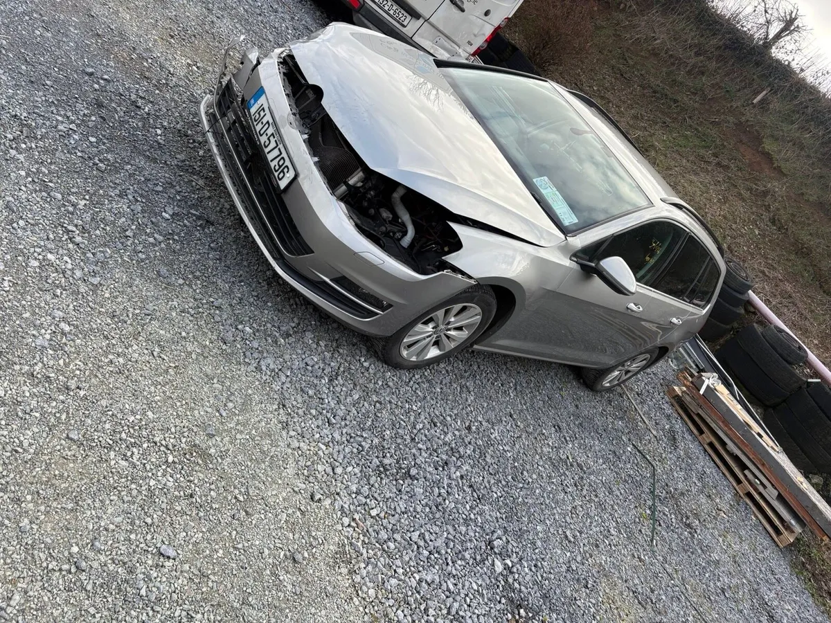 2015 Volkswagen golf 1.2 petrol Automatic - Image 4