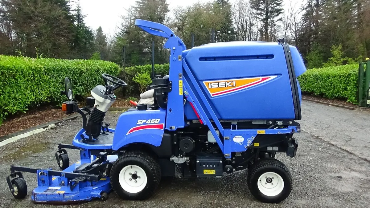 Iseki SF450 Ride-on Mower - Image 2